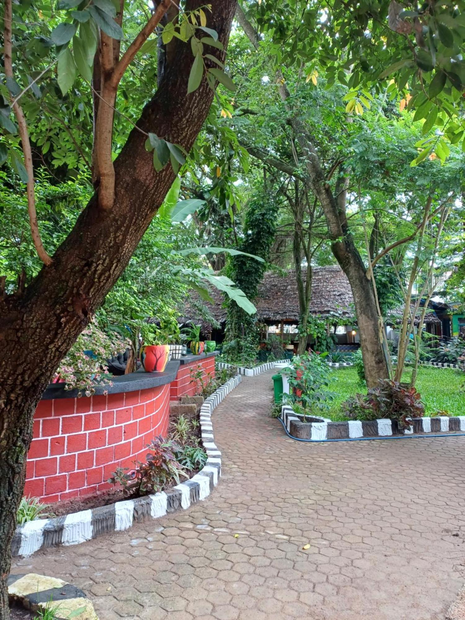Ibrahim Garden Hostel อารูชา ภายนอก รูปภาพ
